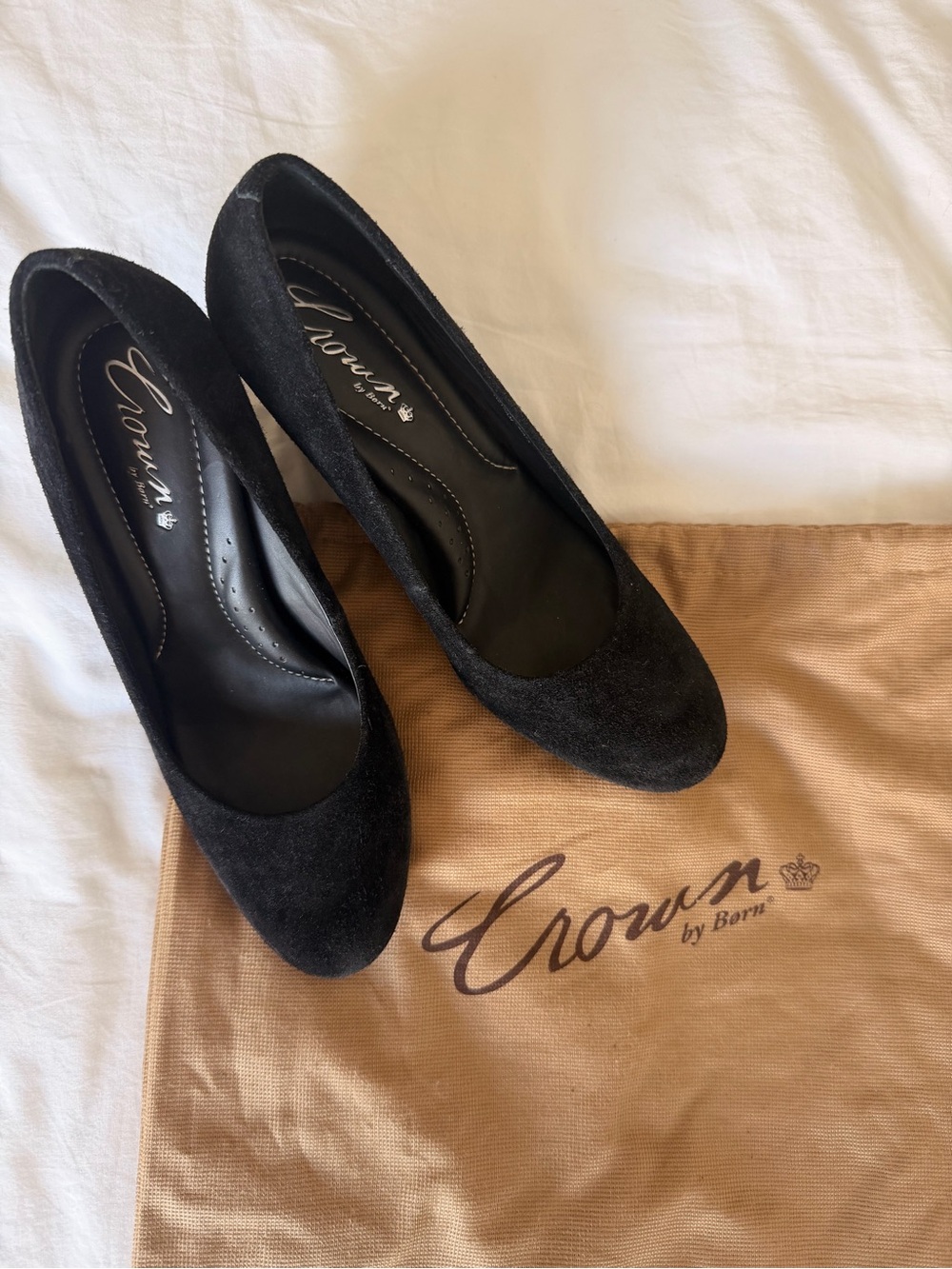 Women's Black Suede Classic Pumps